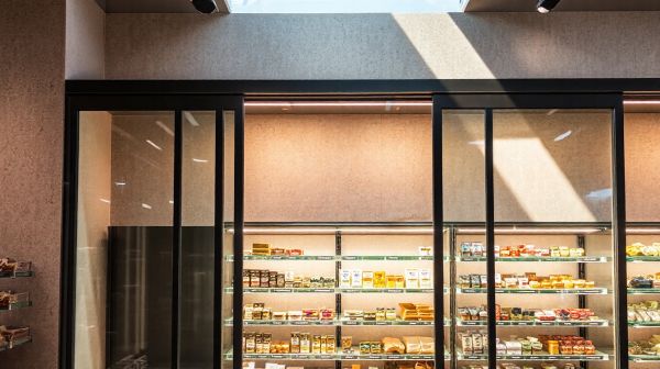 Top 5 critères pour choisir une vitrine réfrigérée efficace